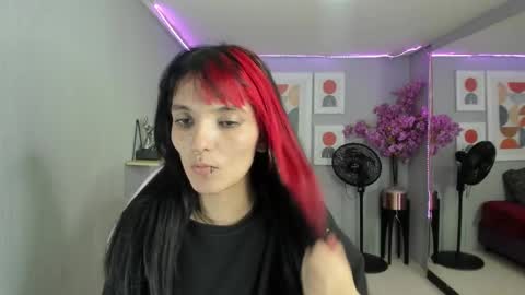 Snapshot of dafne_huges chatting on 02.10.25 dafne huges online show from 02.10.25