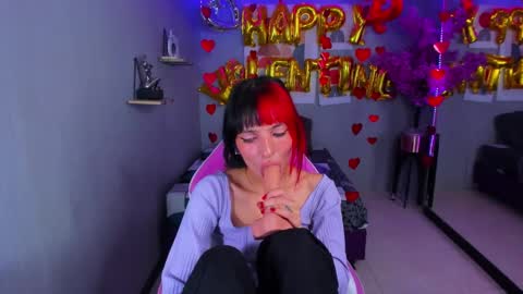 Snapshot of dafne_huges chatting on 02.14.25 dafne huges online show from 02.14.25
