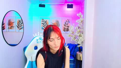 Snapshot of dafne_huges chatting on 09.11.25 dafne huges online show from 09.11.25