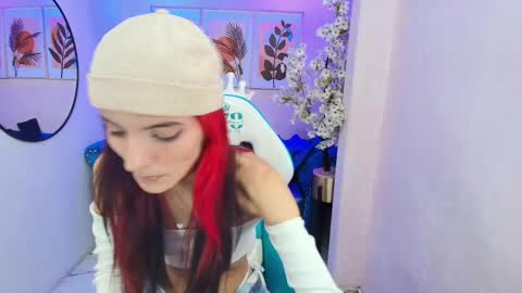 Snapshot of dafne_huges chatting on 09.23.25 dafne huges online show from 09.23.25