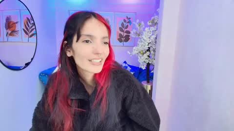 Snapshot of dafne_huges chatting on 10.06.25 dafne huges online show from 10.06.25