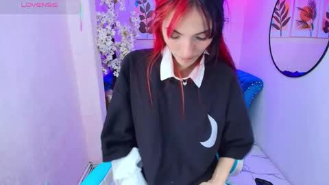 Snapshot of dafne_huges chatting on 10.15.25 dafne huges online show from 10.15.25