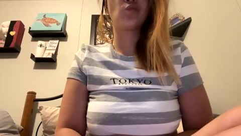 Snapshot of dafnecloutier chatting on 01.28.25 Dafne 27 Cory-24 online show from 01.28.25