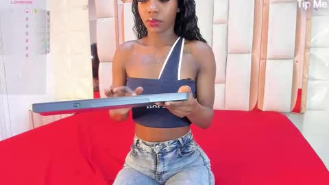 Dafnee online show from 11.08.25