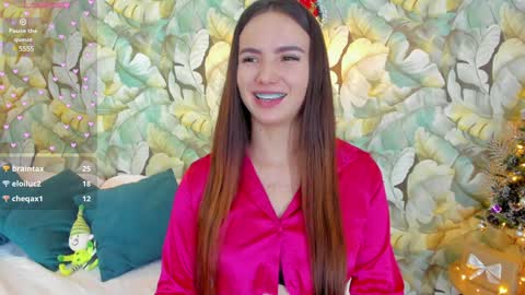 Snapshot of dafnevega chatting on 12.26.24 Dafne  online show from 12.26.24