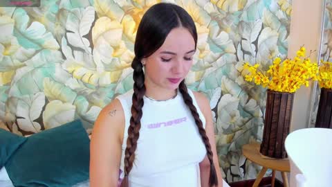 Snapshot of dafnevega chatting on 01.14.25 Dafne  online show from 01.14.25