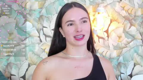 Snapshot of dafnevega chatting on 02.19.25 Dafne  online show from 02.19.25