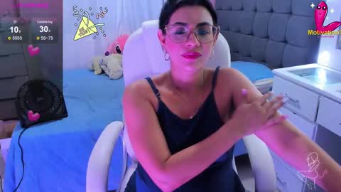 Snapshot of dahian_carter chatting on 12.24.24 Dahian online show from 12.24.24