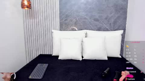 Snapshot of dahiana_gomez18 chatting on 02.22.25 Dahiana online show from 02.22.25