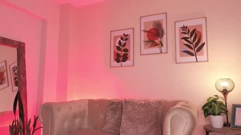 Dahiann Walcott online show from 02.23.26