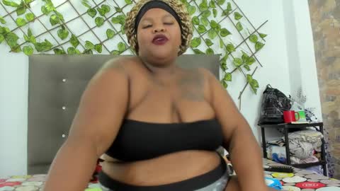 Snapshot of dahianajoss chatting on 12.06.24 Ebony Sex Dahian online show from 12.06.24