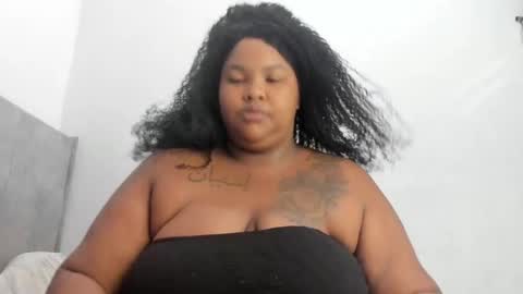 Snapshot of dahianajoss chatting on 12.30.24 Ebony Sex Dahian online show from 12.30.24