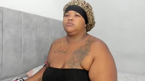 Snapshot of dahianajoss chatting on 12.30.24 Ebony Sex Dahian online show from 12.30.24