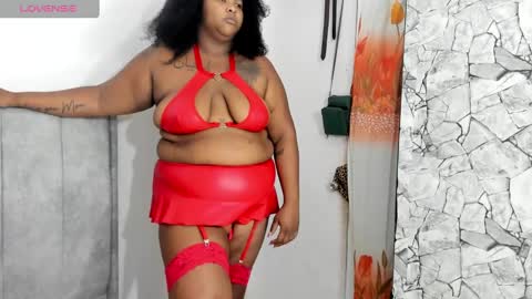 Snapshot of dahianajoss chatting on 01.17.25 Ebony Sex Dahian online show from 01.17.25