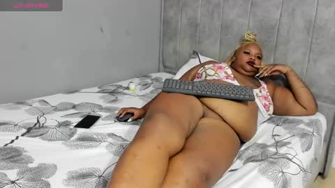 Snapshot of dahianajoss chatting on 01.22.25 Ebony Sex Dahian online show from 01.22.25