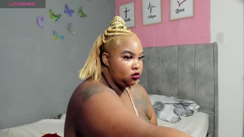 Snapshot of dahianajoss chatting on 01.26.25 Ebony Sex Dahian online show from 01.26.25