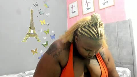 Snapshot of dahianajoss chatting on 02.04.25 Ebony Sex Dahian online show from 02.04.25