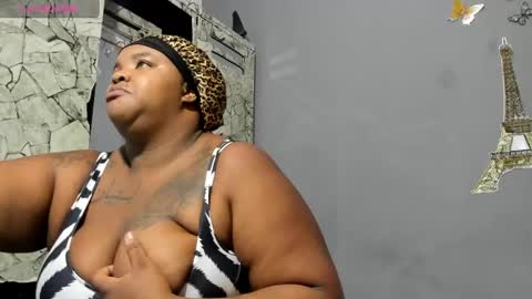 Snapshot of dahianajoss chatting on 02.23.25 Ebony Sex Dahian online show from 02.23.25