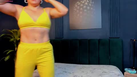 Snapshot of dahianeconnor chatting on 11.16.25 Dahiane Connor online show from 11.16.25