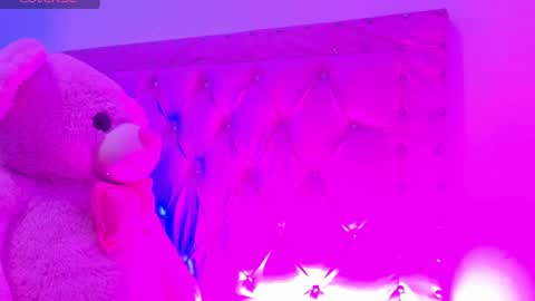Snapshot of dahiangomezz chatting on 12.18.24 online show from 12.18.24