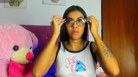 Snapshot of dahiangomezz chatting on 10.03.25 online show from 10.03.25