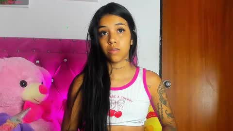 Snapshot of dahiangomezz chatting on 10.11.25 online show from 10.11.25