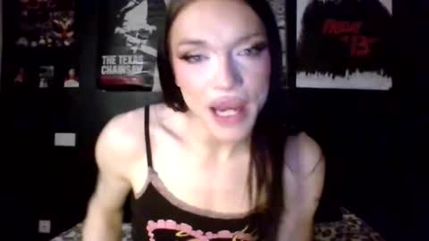 Snapshot of dahlia_adore chatting on 11.10.25 dahlia_adore online show from 11.10.25