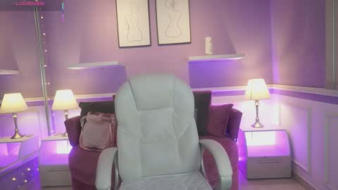 Dahlia Grey online show from 10.10.25