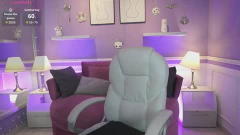 Dahlia Grey online show from 10.27.25