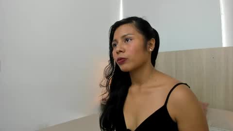 Daila Beltran online show from 04.13.26