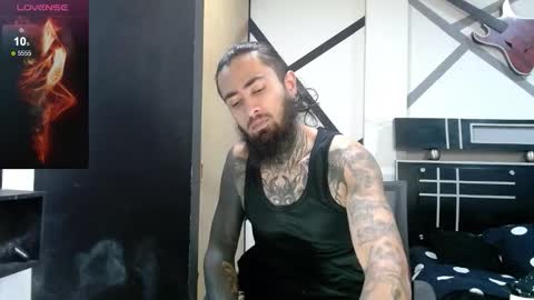 Snapshot of daimon_rock01 chatting on 11.16.25 felipe online show from 11.16.25