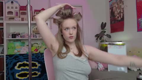 Snapshot of daisy_dollxo chatting on 04.28.26 Daisy online show from 04.28.26