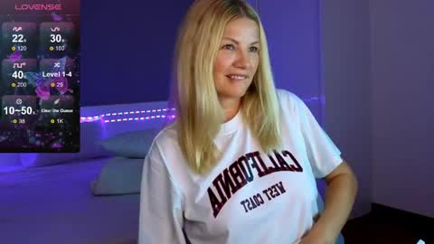 Snapshot of daisydavis_ chatting on 05.29.26 Daisy online show from 05.29.26