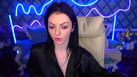 daisydelight_ online show from 10.08.25