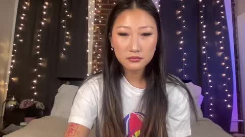 Snapshot of daisykimvip chatting on 02.20.25 Daisy Kim online show from 02.20.25