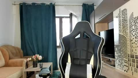 Beatrice online show from 04.15.26