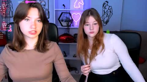 Snapshot of daisyy_naughty chatting on 10.03.25 daisy online show from 10.03.25