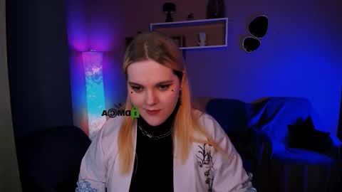 Snapshot of daisyy_naughty chatting on 10.16.25 daisy online show from 10.16.25