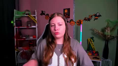 Snapshot of daisyy_naughty chatting on 10.21.25 daisy online show from 10.21.25