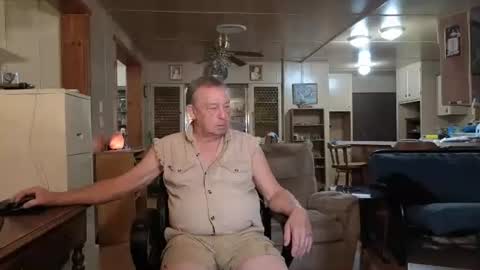 Snapshot of dakit2 chatting on 01.11.26 dakit online show from 01.11.26