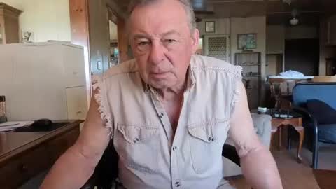 Snapshot of dakit2 chatting on 01.14.26 dakit online show from 01.14.26