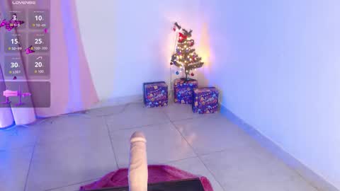 VALENTINA  online show from 12.22.25