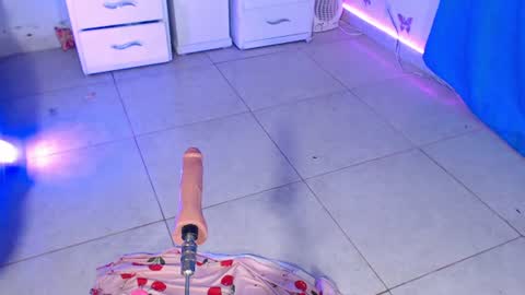 Snapshot of dakkotta_curvy chatting on 06.15.26 VALENTINA online show from 06.15.26