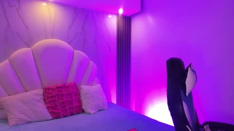 dakota_mars online show from 10.22.25