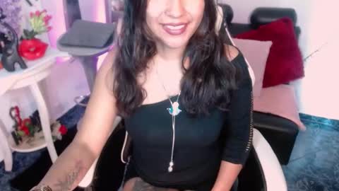 Caroliina online show from 10.14.25