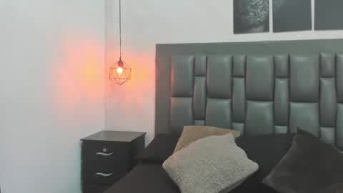 Dakota  online show from 09.18.25