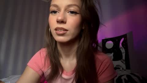 Snapshot of dakotabagaoisan chatting on 10.29.25 Carrie online show from 10.29.25