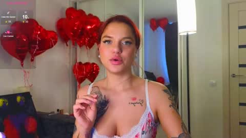 Snapshot of dakotasi chatting on 02.10.25 Dasha online show from 02.10.25