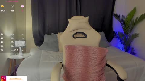 dakottaa__ online show from 01.06.25