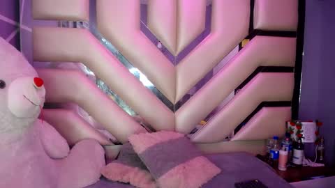 Snapshot of dalia_corrs0 chatting on 01.29.25 online show from 01.29.25